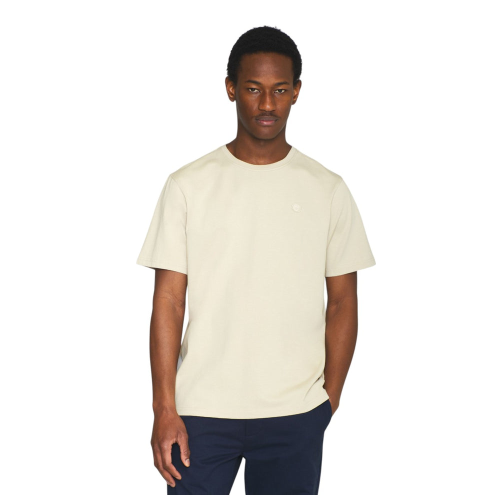 Knowledge Cotton Apparel M Loke Badge T-Shirt 1228 Light Feather Gray