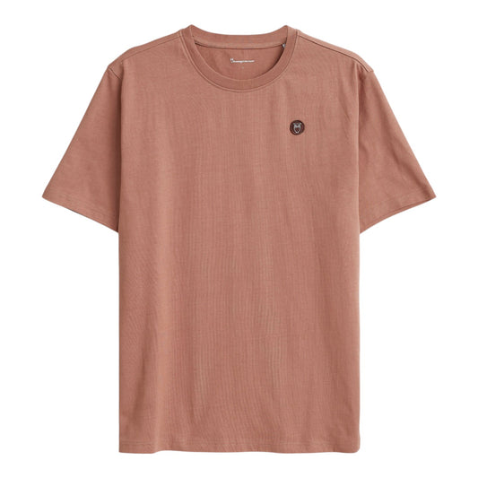 Knowledge Cotton Apparel M Loke Badge T-Shirt 1487 Chocolate Torte