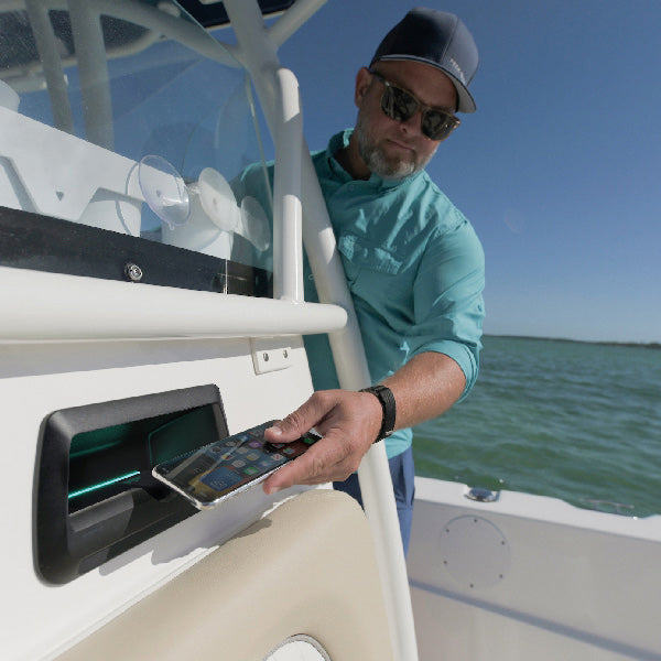 ROKK Cove Telefonluge med LED trådløs lader 10W, 12/24V