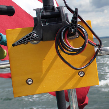 Motorbeslag til påhængsmotor