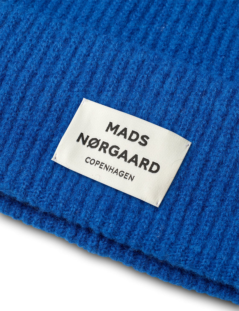 Mads Nørgaard W Tosca Anju Hat Surf The Web