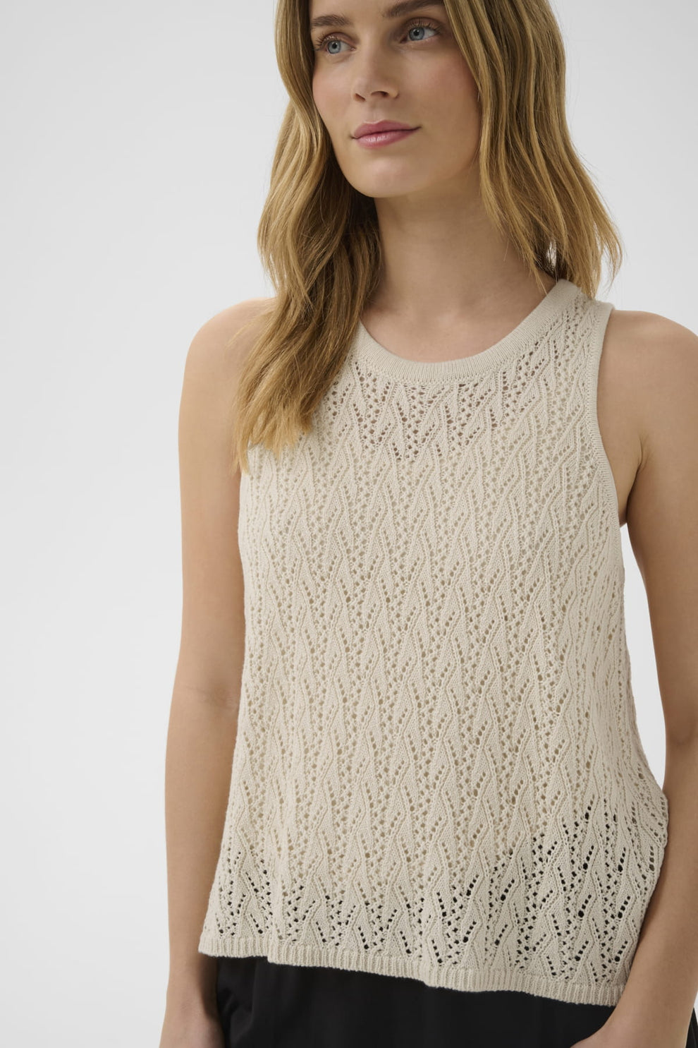 Part Two DelunaPW Top Whitecap Gray