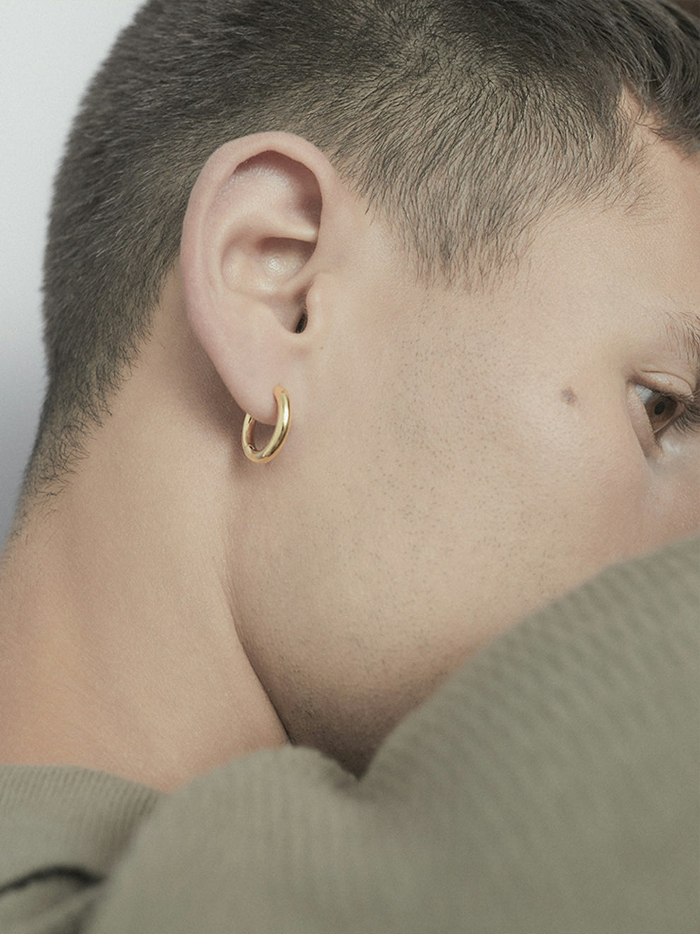 Maria Black Marco 8 Huggie Forgyldt