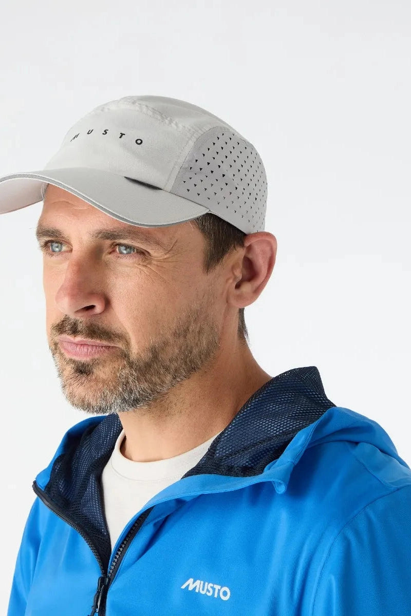 Musto U Evo Race Cap Platin