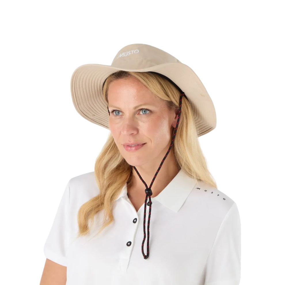 Musto U Evo FD Brimmed Hat Light Stone Unisex hat