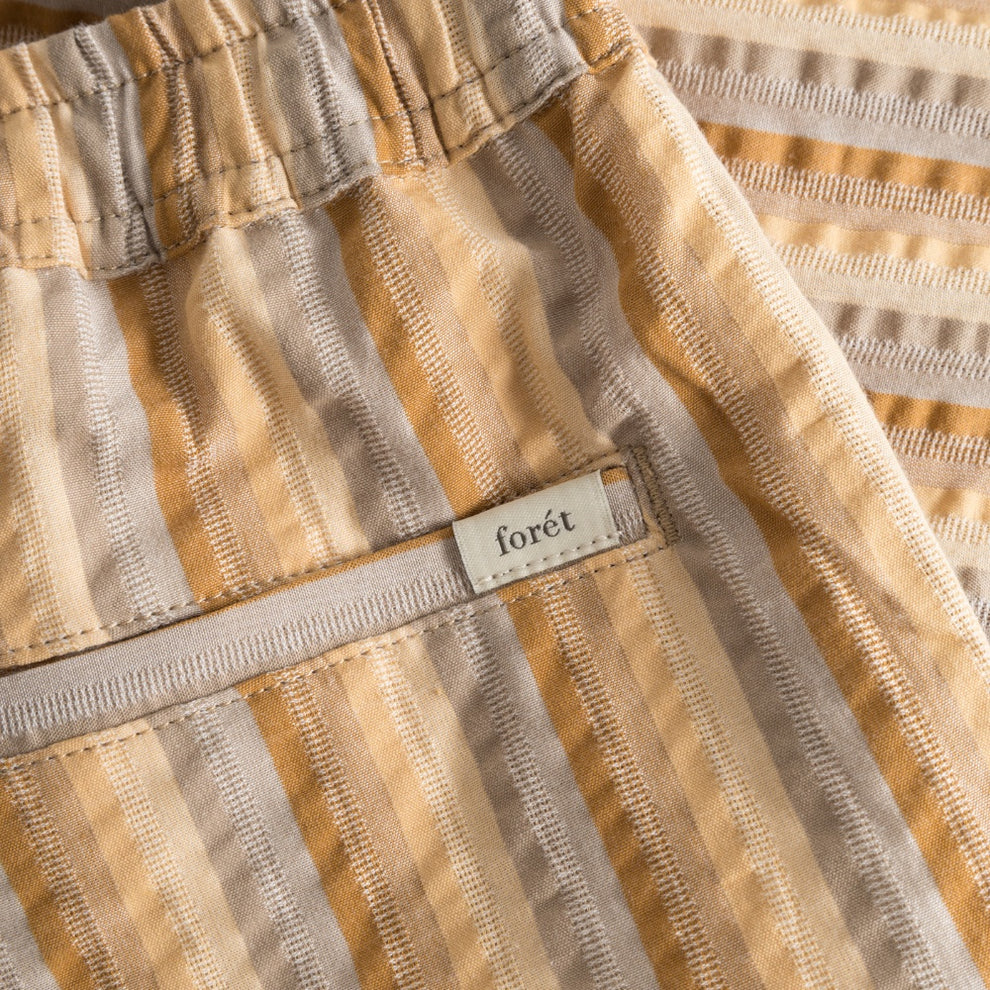Forét M Otter Seersucker Shorts Rubber Stribe - PRIS MANGLER