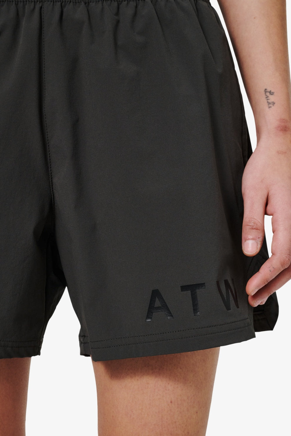 Halo Shorts Raven