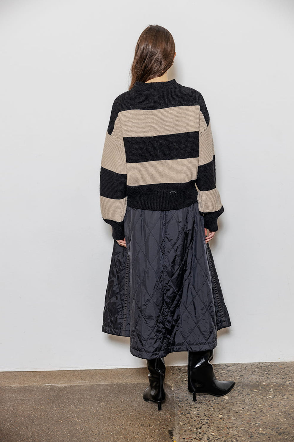 AJ117 W Jo Pullover Black Sand