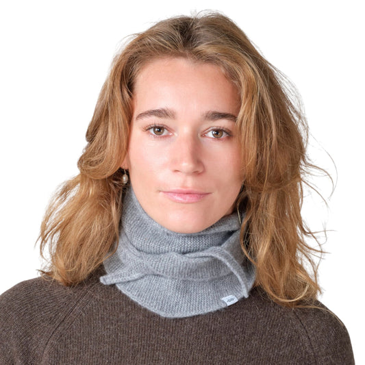 Klitmøller Collective U Violet Small Strik Scarf Light Grey