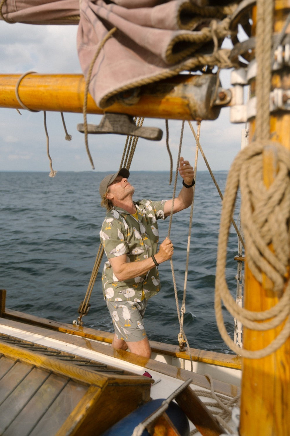 Lakor M Flipping The Bird Short Sleeve Shirt Seaspray
