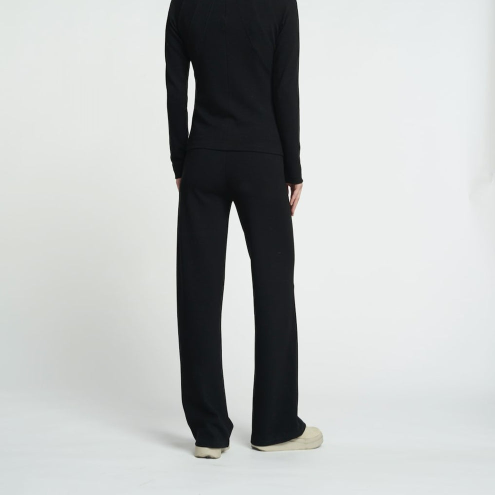 LUNE W Forrest Essential Flared Pants Black