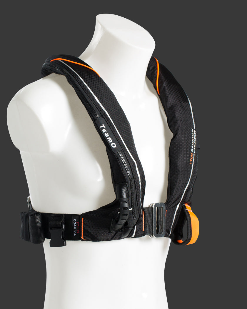 TeamO Coastal 170N BackTow Redningsvest sort m. orange trim