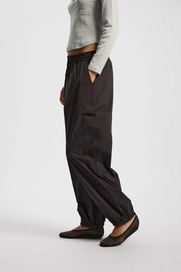Rethinkit Track Loose Pants Palma 0022 Almost Black