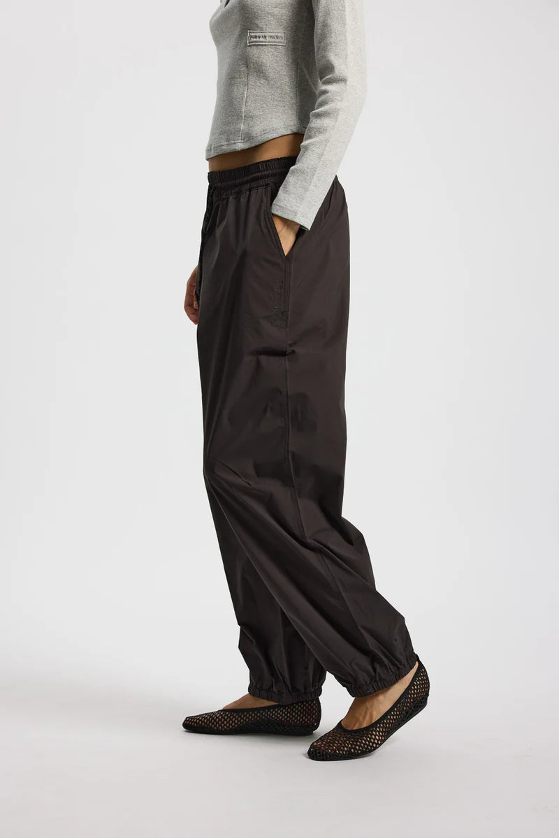 Rethinkit Track Loose Pants Palma 0022 Almost Black