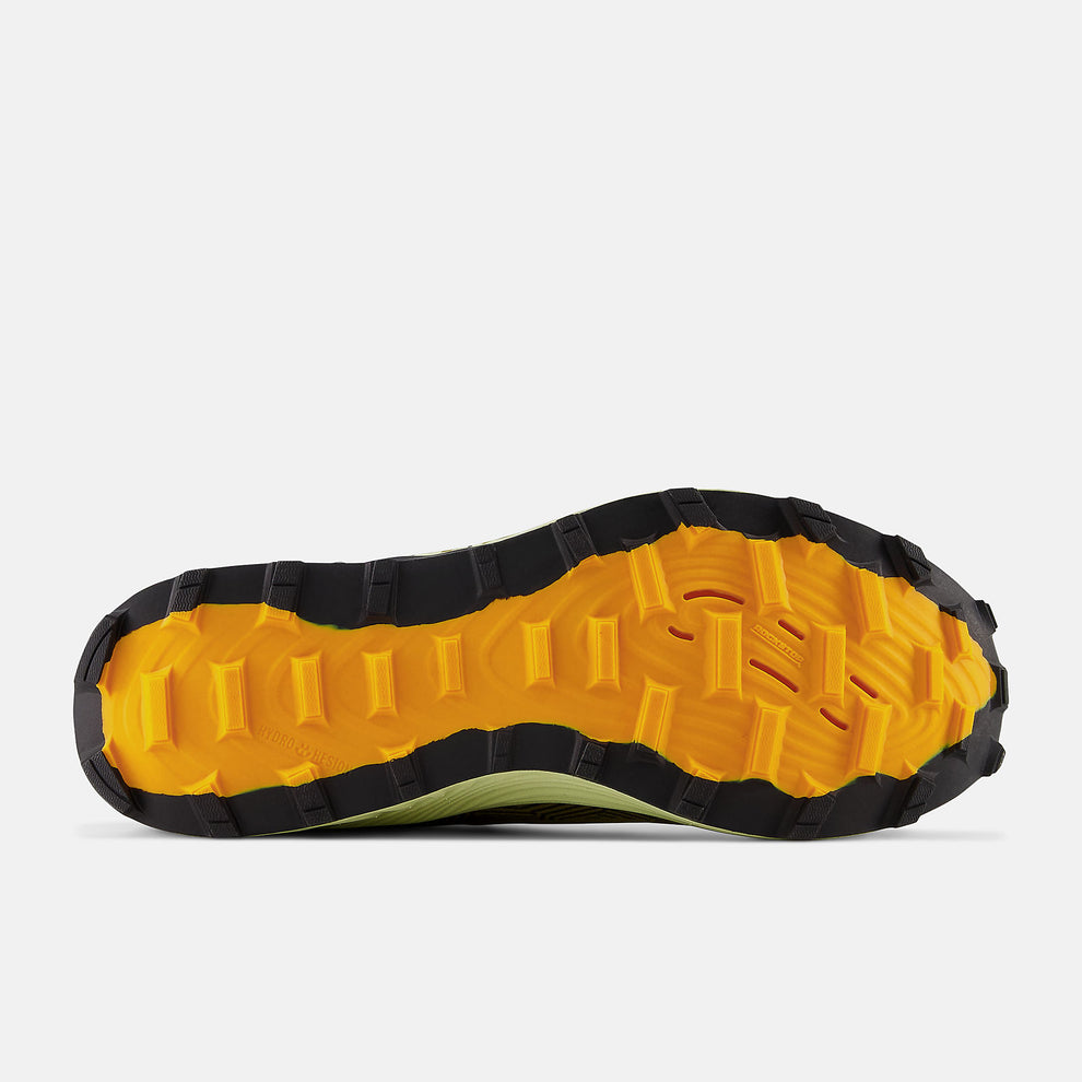 New Balance M FuelCell Summit Unknown v4 High Desert Cayenne